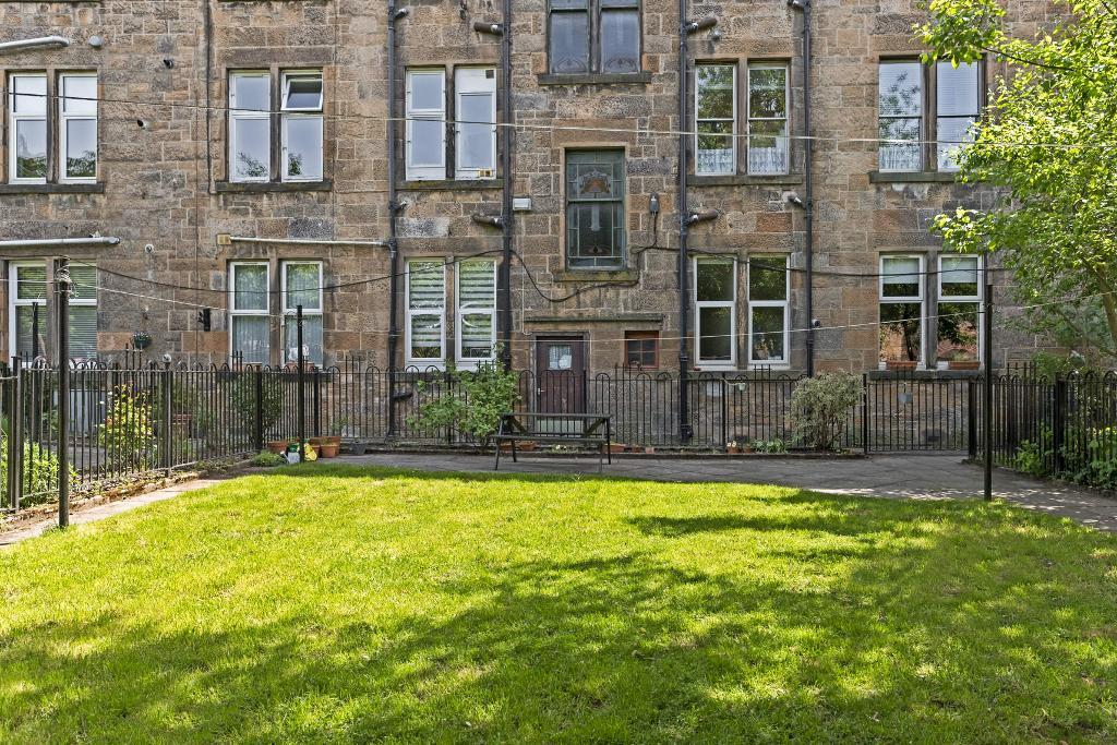 1 Bedroom Flat For Sale in Kennyhill Square, Dennistoun, Glasgow, G31 3LL