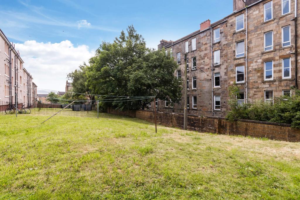 3 Bedroom Ground Floor Flat For Sale in Craigpark Drive, Dennistoun