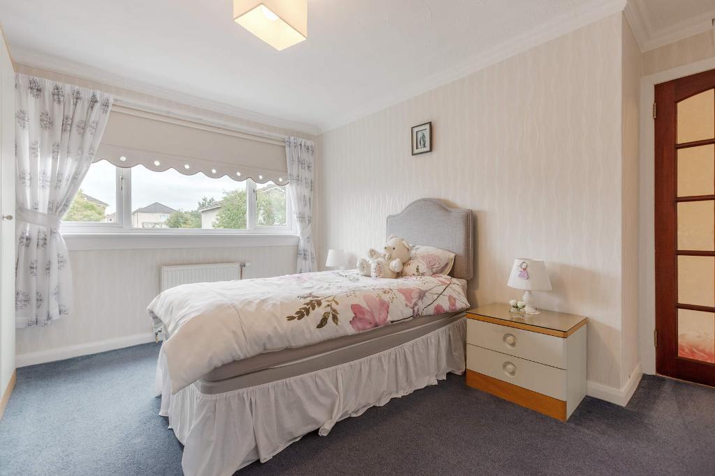 3 Bedroom Detached For Sale in Viewfield Avenue, Garrowhill, Glasgow