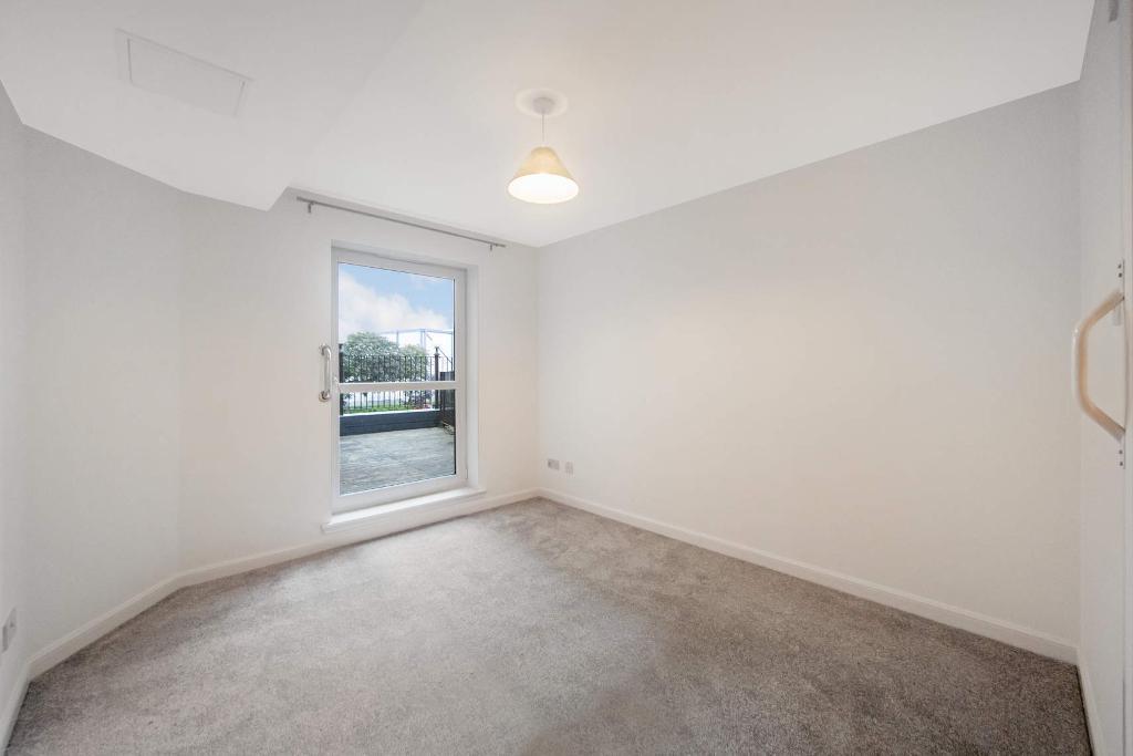 2 Bedroom Flat For Sale in Alexandra Gate, Dennistoun, G31 3AY