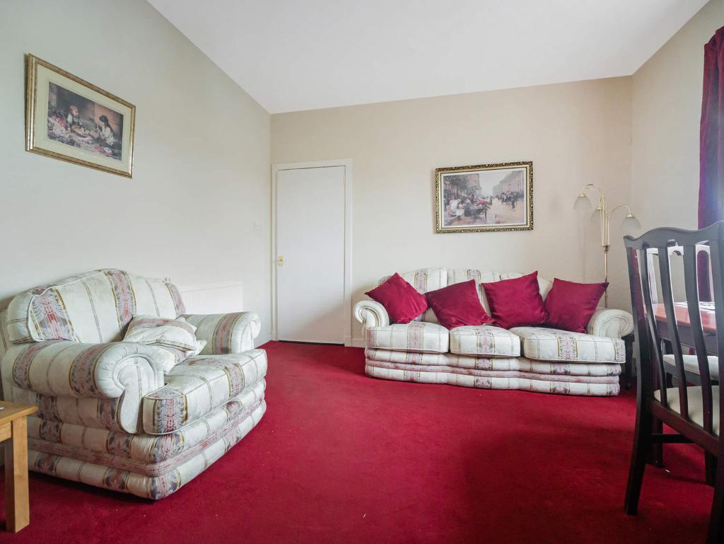 2 Bedroom Flat For Sale in Aikenhead Road, Govanhill, Glasgow, G42 0QG
