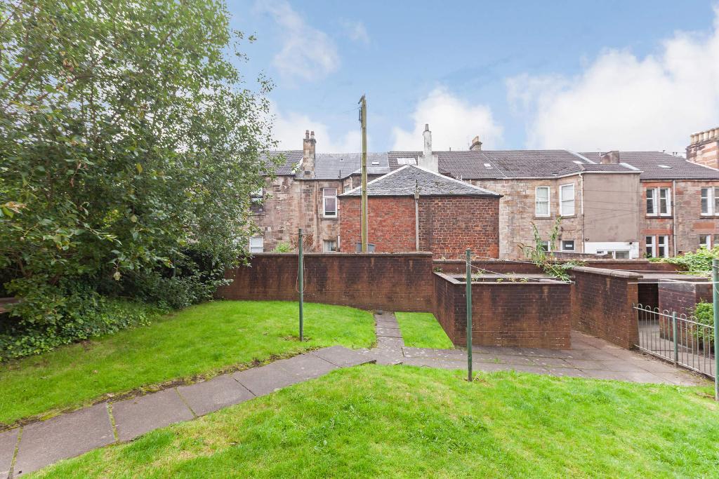 2 Bedroom Flat For Sale in Craigpark Drive, Dennistoun, Glasgow, G31 2NP