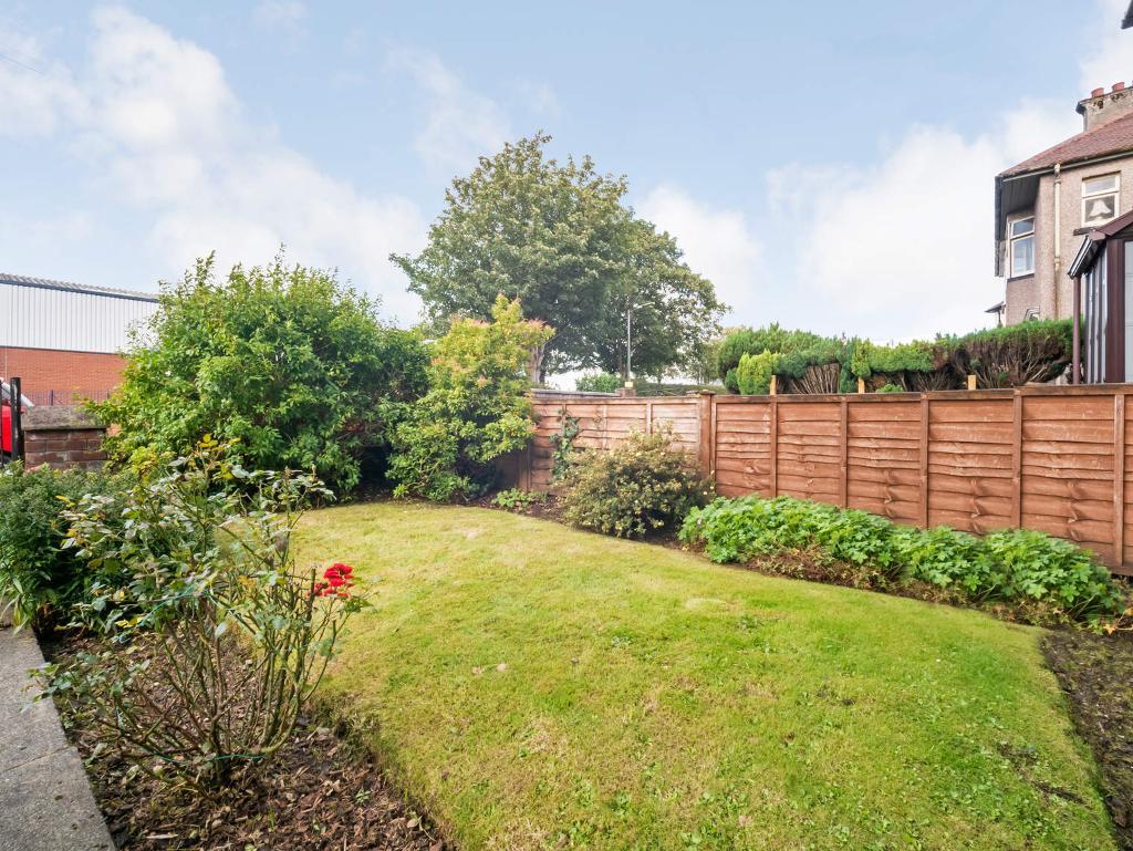 3 Bedroom Mid Terraced For Sale in Barrachnie Road, Garrowhill, G69 6PQ