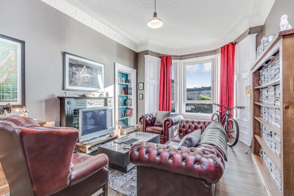 2 Bedroom Flat For Sale in Alexandra Park Street, Dennistoun, G31 2TY