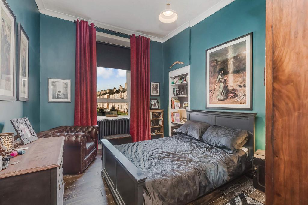 2 Bedroom Flat For Sale in Alexandra Park Street, Dennistoun, G31 2TY