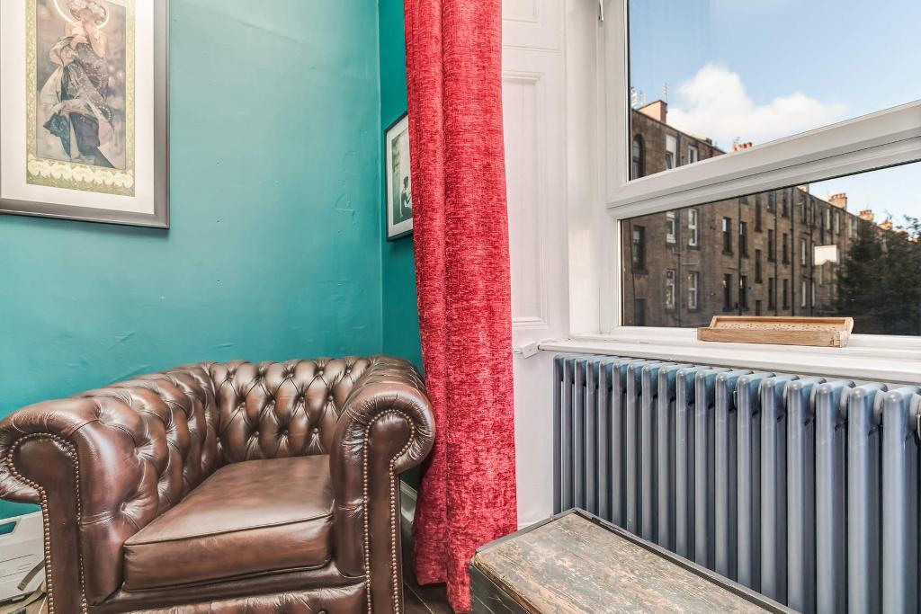 2 Bedroom Flat For Sale in Alexandra Park Street, Dennistoun, G31 2TY