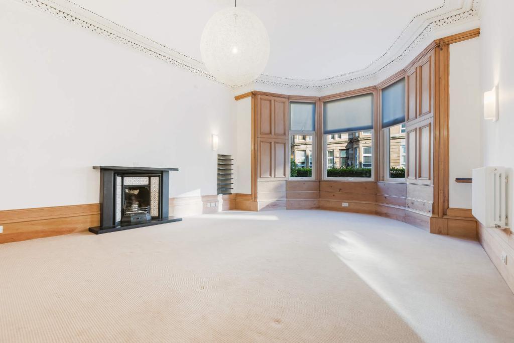 2 Bedroom Flat For Sale in Onslow Drive, Dennistoun, G31 2PZ