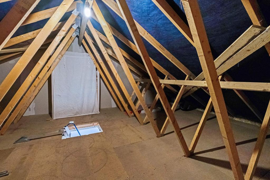 2 Bedroom Mid Terraced For Sale in Hogganfield Street, Glasgow, G33 1DB