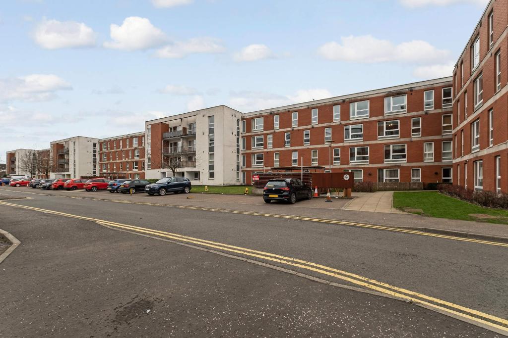 2 Bedroom Flat For Sale in Hanson Park, Dennistoun, G31 2HB