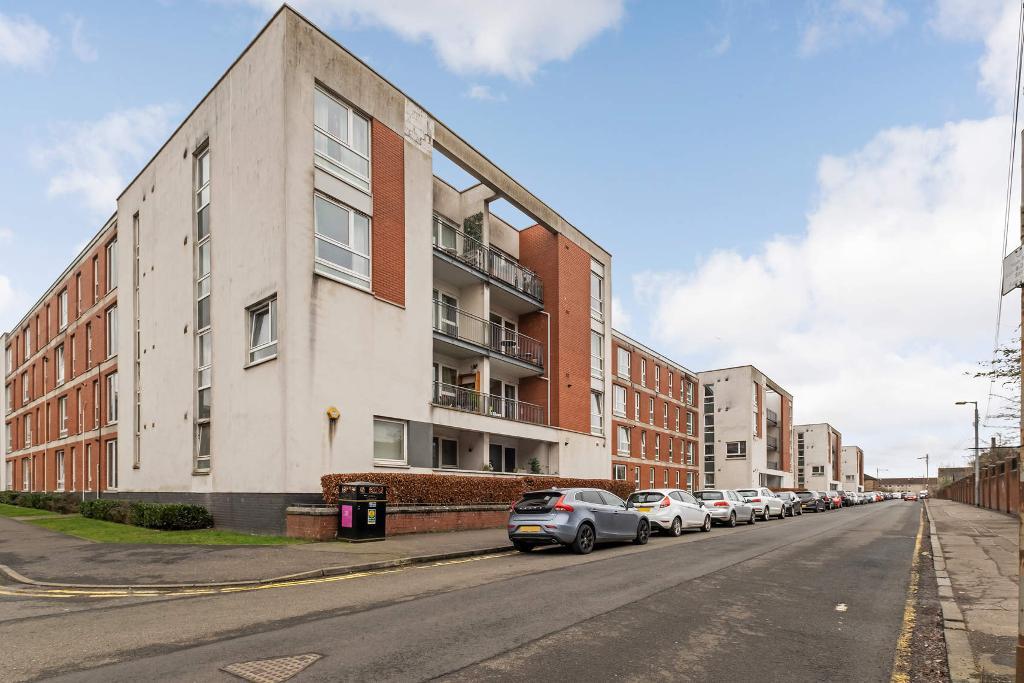 2 Bedroom Flat For Sale in Hanson Park, Dennistoun, G31 2HB