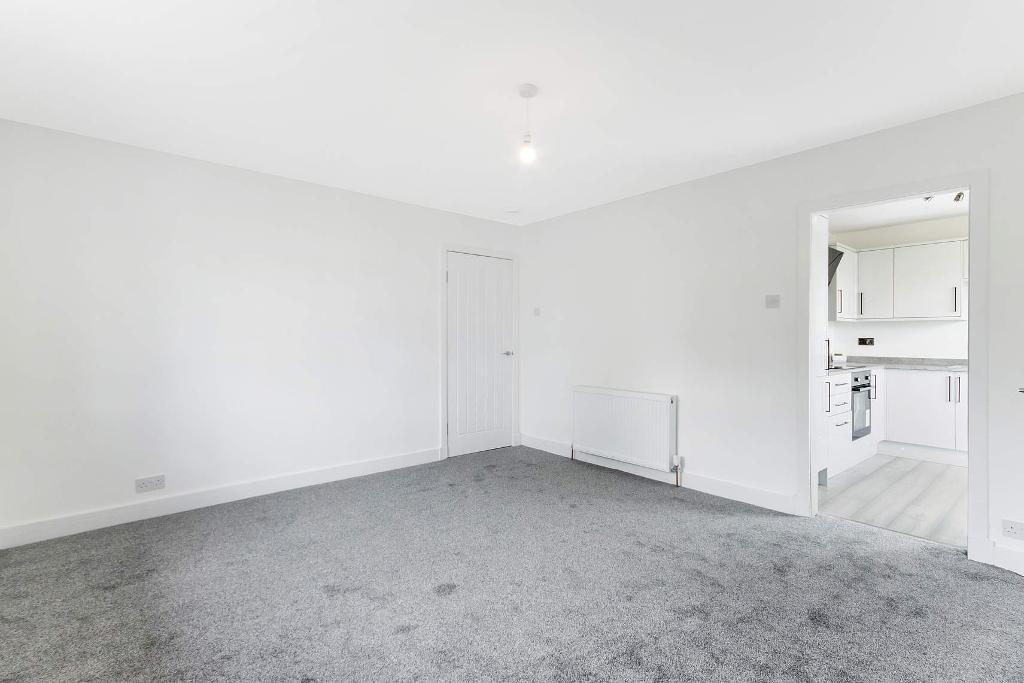 3 Bedroom Flat For Sale in Abbeydale Way, Fernhill, G73 4HW