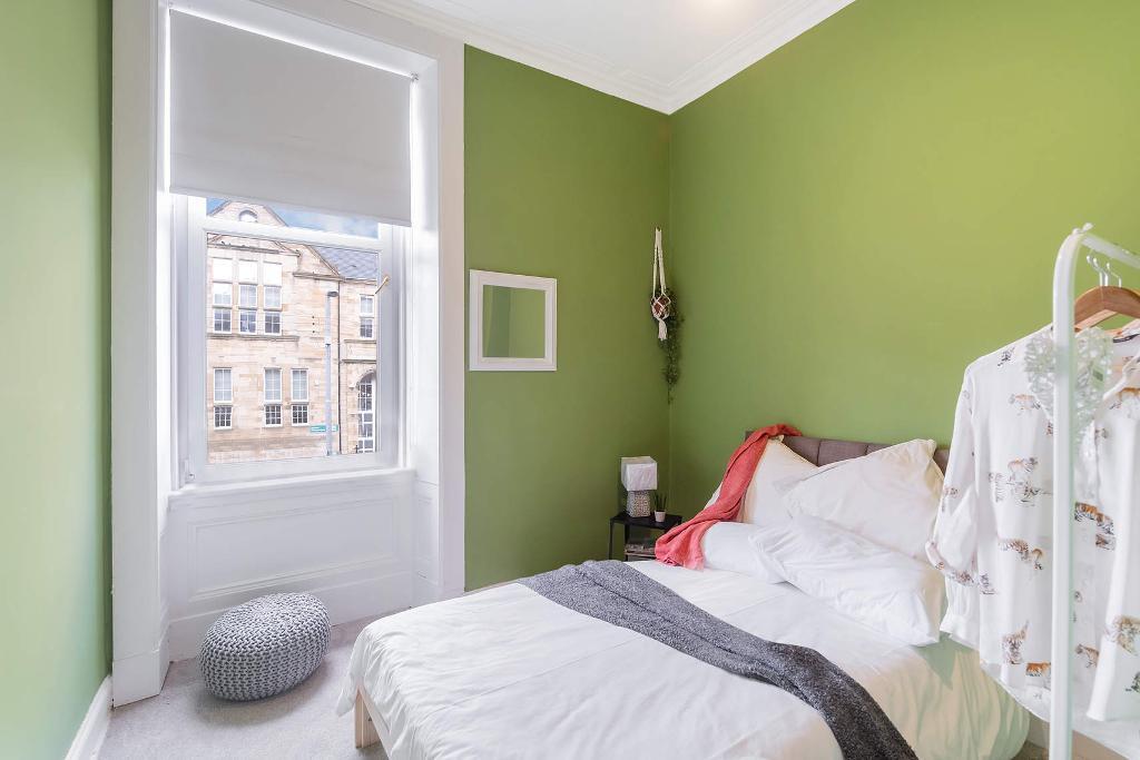 2 Bedroom Flat For Sale in Roslea Drive, Dennistoun, G31 2RY