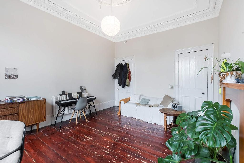 2 Bedroom Flat For Sale in Great Western Road, Glasgow, G4 9AW