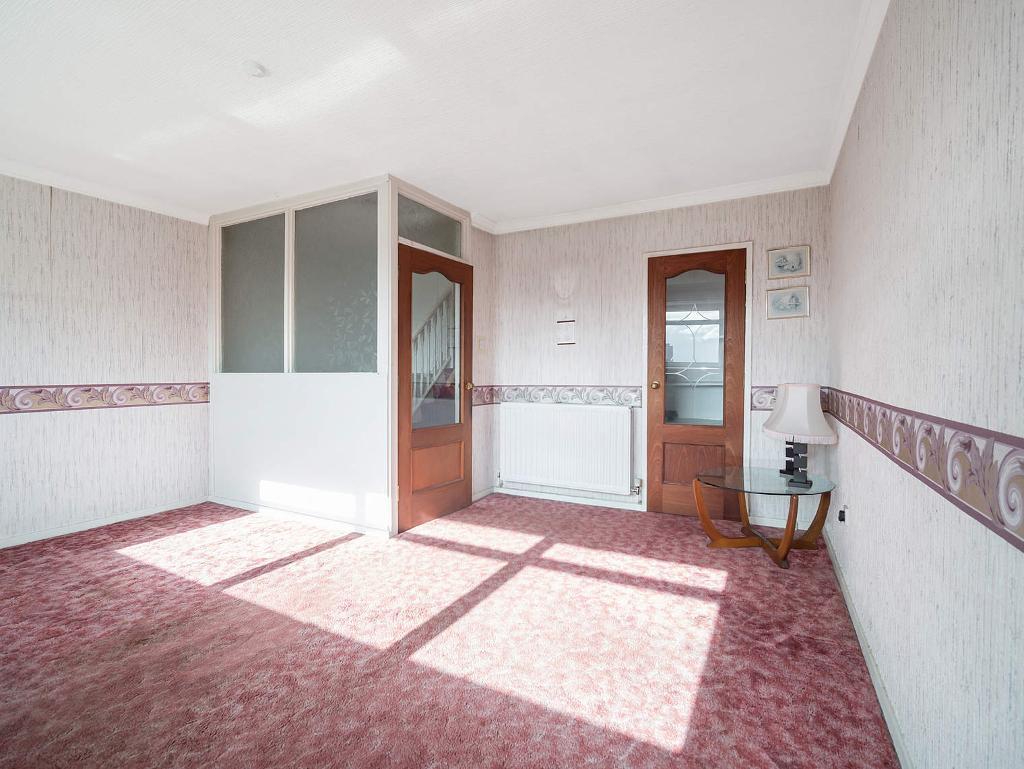 3 Bedroom Mid Terraced For Sale in Kilchoan Road, Glasgow, G33 5QN