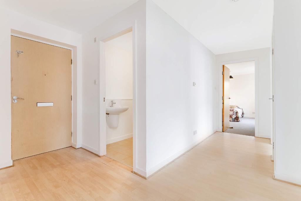 3 Bedroom Flat For Sale in Finlay Drive, Dennistoun, G31 2BD