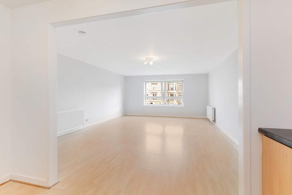 3 Bedroom Flat For Sale in Finlay Drive, Dennistoun, G31 2BD