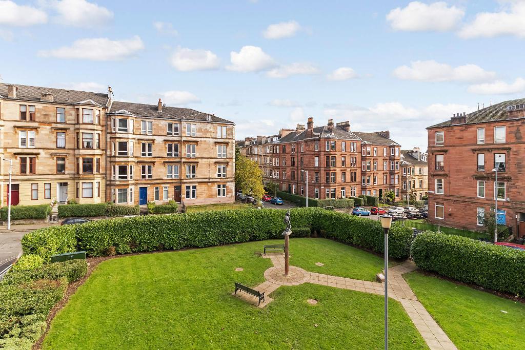 3 Bedroom Flat For Sale in Finlay Drive, Dennistoun, G31 2BD