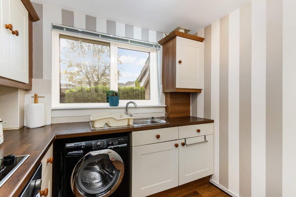 1 Bedroom Flat For Sale in Broomfield Road, Springburn, G21 3UB