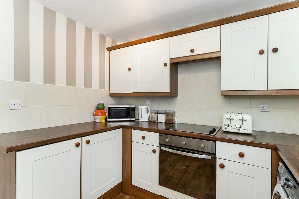 1 Bedroom Flat For Sale in Broomfield Road, Springburn, G21 3UB