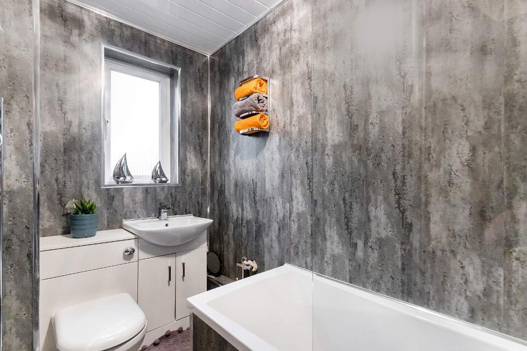 1 Bedroom Flat For Sale in Broomfield Road, Springburn, G21 3UB