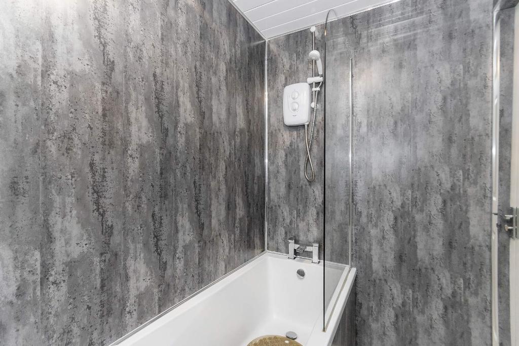 1 Bedroom Flat For Sale in Broomfield Road, Springburn, G21 3UB