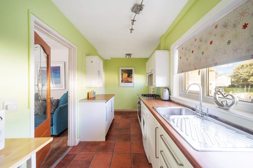 3 Bedroom Mid Terraced For Sale in Duffus Terrace, Carmyle, G32 8BH