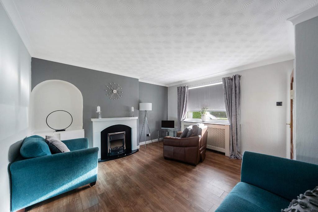 3 Bedroom Mid Terraced For Sale in Duffus Terrace, Carmyle, G32 8BH