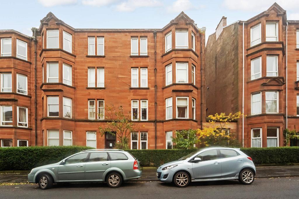 2 Bedroom Ground Floor Flat For Sale in Golfhill Drive, Dennistoun, G31 2NY