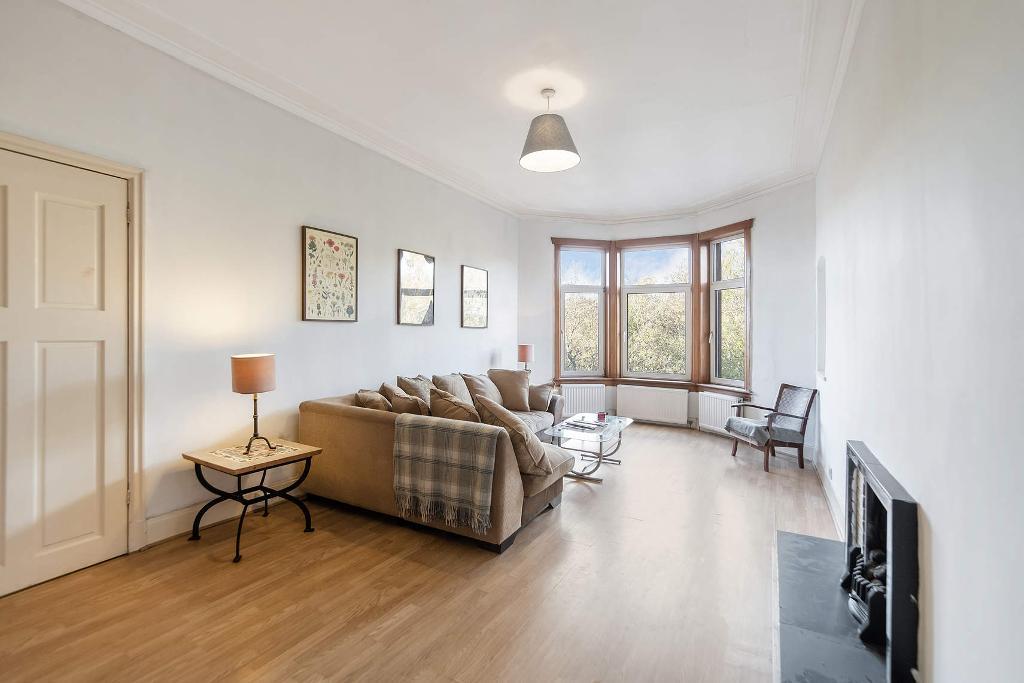 1 Bedroom Flat For Sale in Cumbernauld Road, Dennistoun, G31 3NT