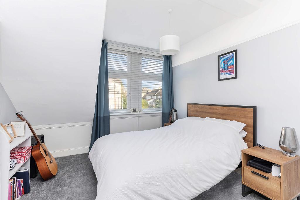 3 Bedroom SemiDetached For Sale in Colston Road, G64 2BD