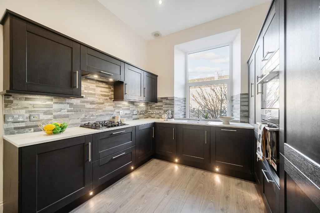 3 Bedroom Flat For Sale in Roslea Drive, Dennistoun, G31 2QS