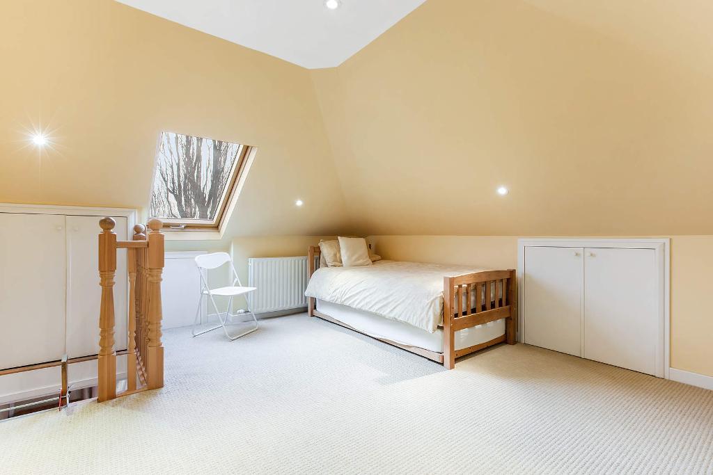 2 Bedroom SemiDetached For Sale in Coats Crescent, Garrowhill, G69 6LX