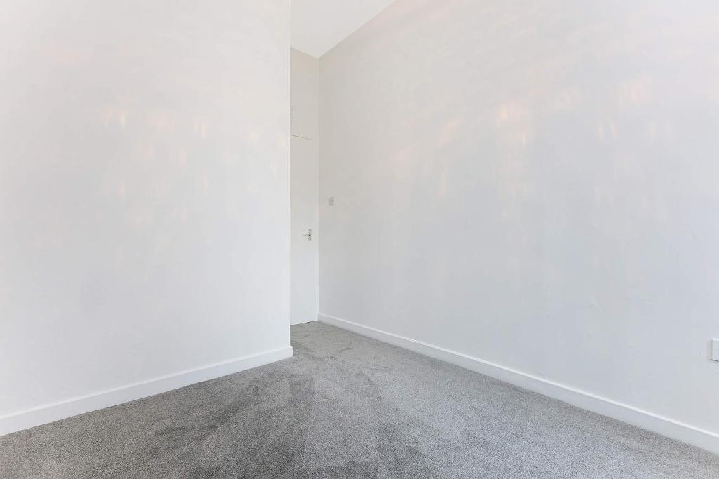 2 Bedroom Ground Floor Flat For Sale in Cardross Street, Dennistoun, G31 2DG