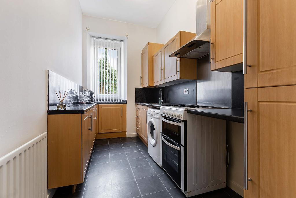 2 Bedroom Ground Floor Flat For Sale in Cardross Street, Dennistoun, G31 2DG