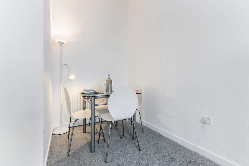 2 Bedroom Ground Floor Flat For Sale in Cardross Street, Dennistoun, G31 2DG