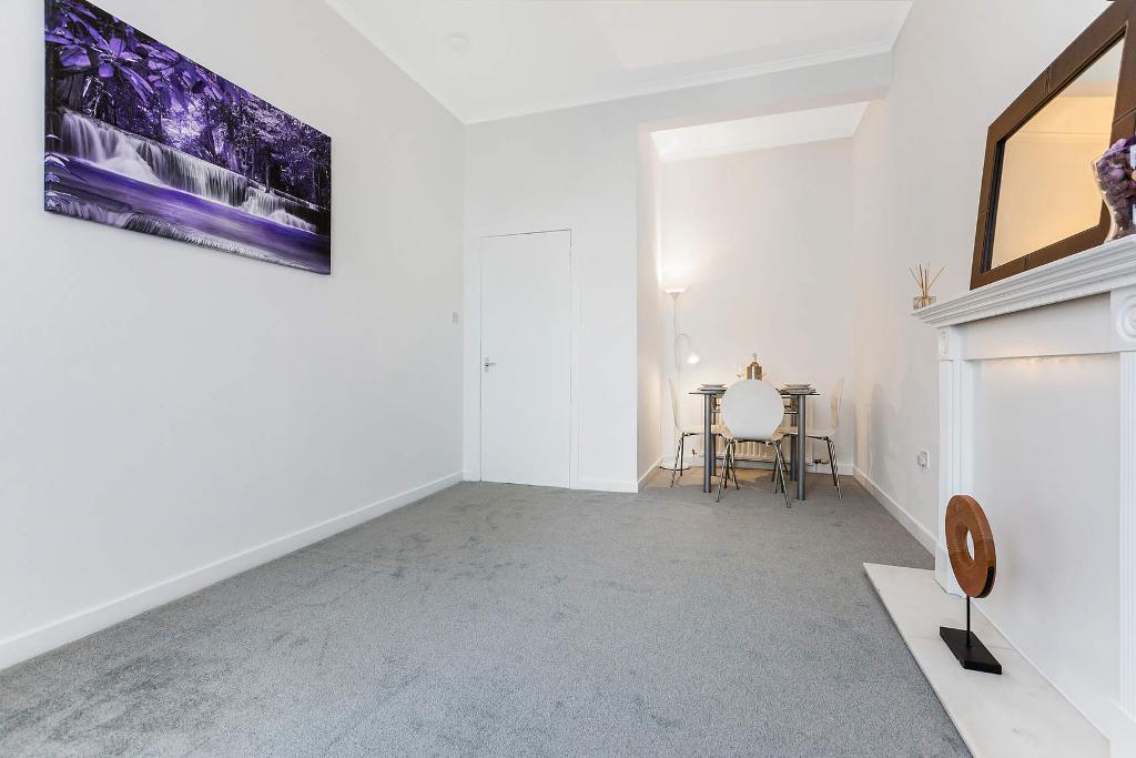 2 Bedroom Ground Floor Flat For Sale in Cardross Street, Dennistoun, G31 2DG