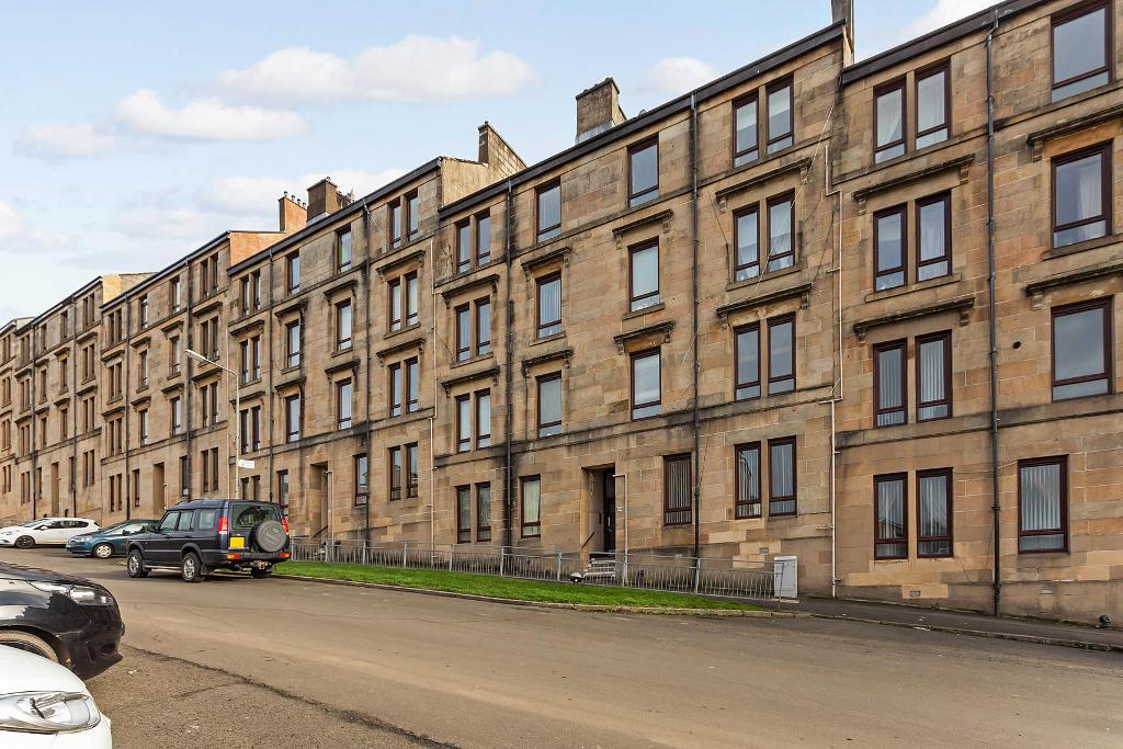 2 Bedroom Ground Floor Flat For Sale in Cardross Street, Dennistoun, G31 2DG