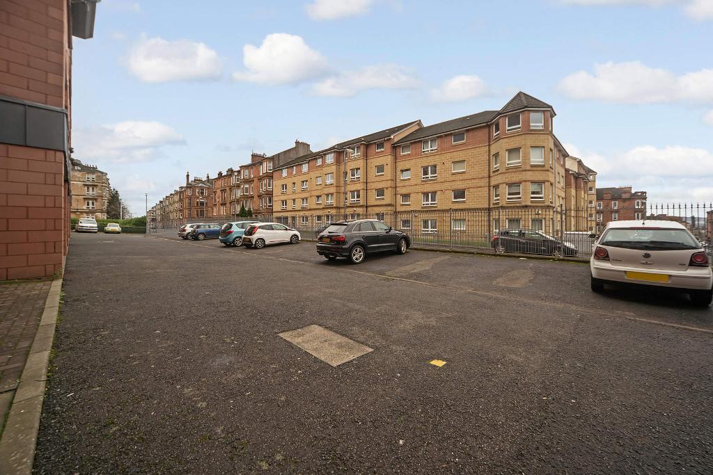2 Bedroom Flat For Sale in Finlay Drive, Dennistoun, G31 2BD