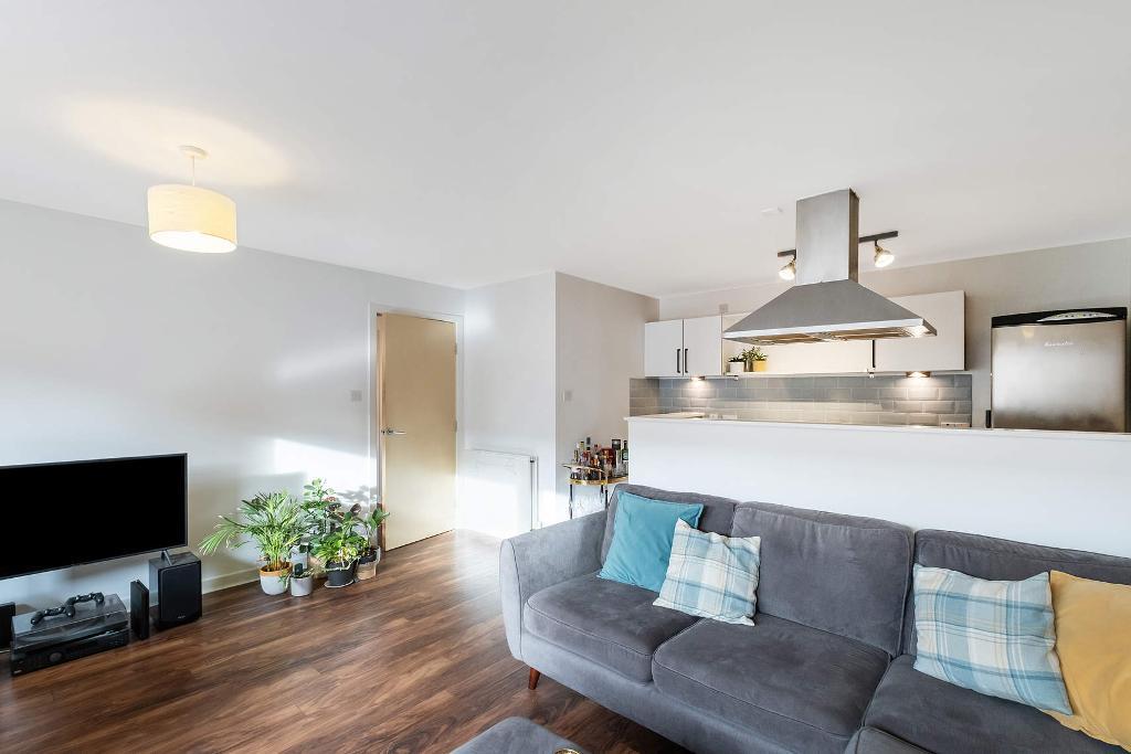 2 Bedroom Flat For Sale in Finlay Drive, Dennistoun, G31 2BD