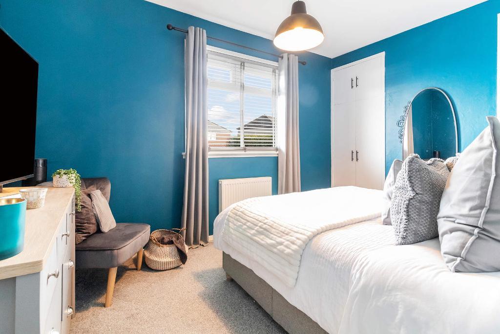 2 Bedroom Lower cottage flat For Sale in Glenalmond Street, Sandyhills