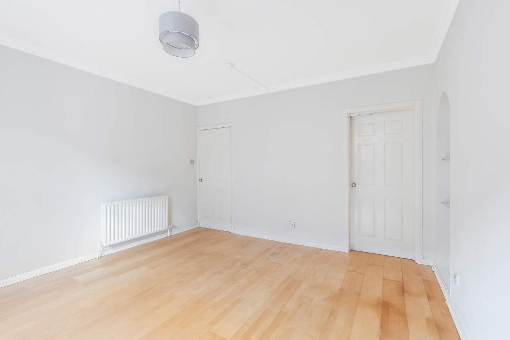 1 Bedroom Ground Floor Flat For Sale in Dumbarton Road, Yoker, G14 0HX