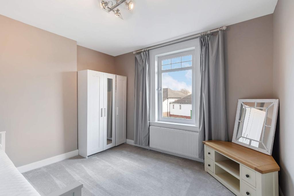 3 Bedroom SemiDetached For Sale in Tay Crescent, Riddrie, G33 2BQ