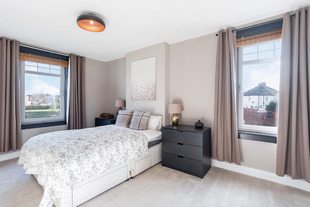 3 Bedroom SemiDetached For Sale in Tay Crescent, Riddrie, G33 2BQ