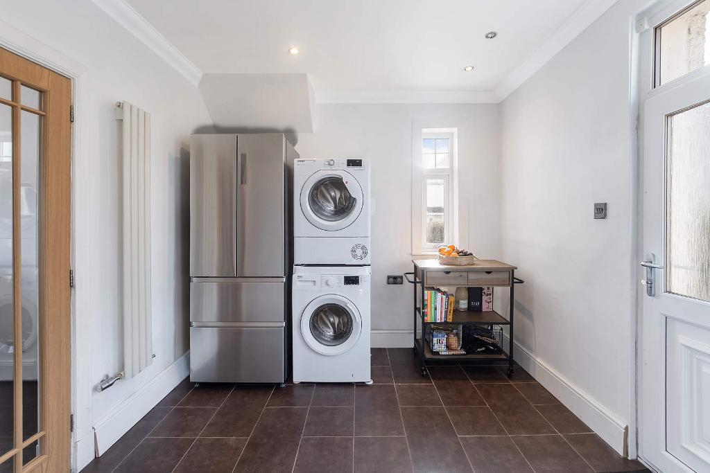 3 Bedroom SemiDetached For Sale in Tay Crescent, Riddrie, G33 2BQ