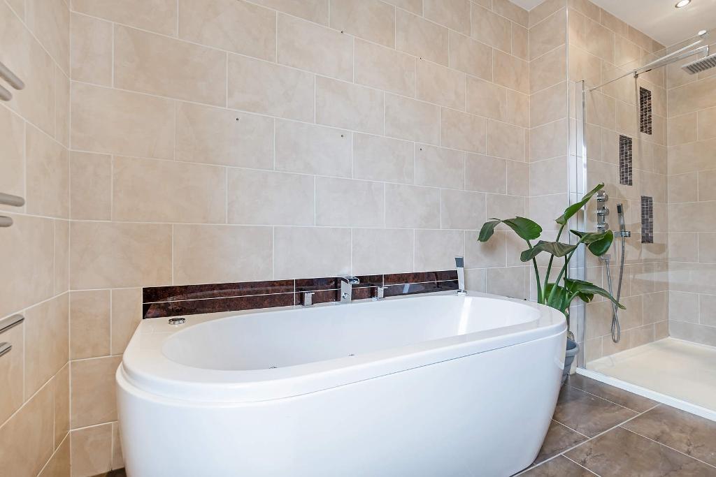 3 Bedroom SemiDetached For Sale in Tay Crescent, Riddrie, G33 2BQ