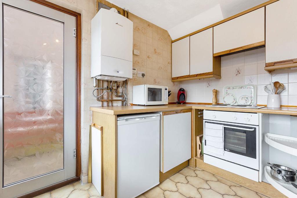 3 Bedroom SemiDetached For Sale in Paisley Road West, Glasgow, G52 3QH