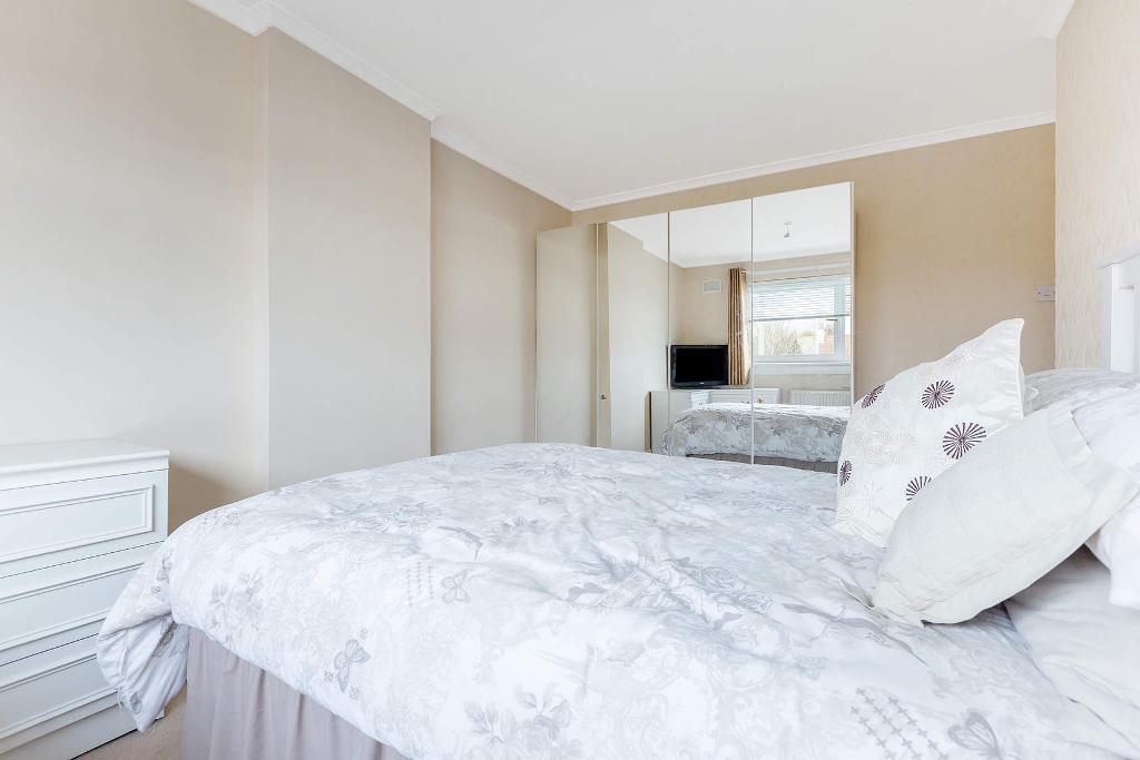 3 Bedroom SemiDetached For Sale in Paisley Road West, Glasgow, G52 3QH