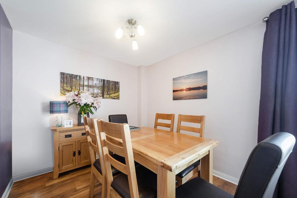 2 Bedroom Flat For Sale in Hanson Park, Dennistoun, G31 2HJ
