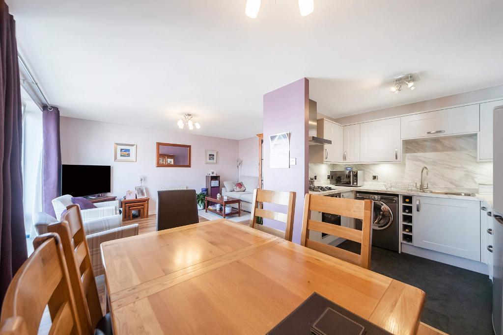 2 Bedroom Flat For Sale in Hanson Park, Dennistoun, G31 2HJ