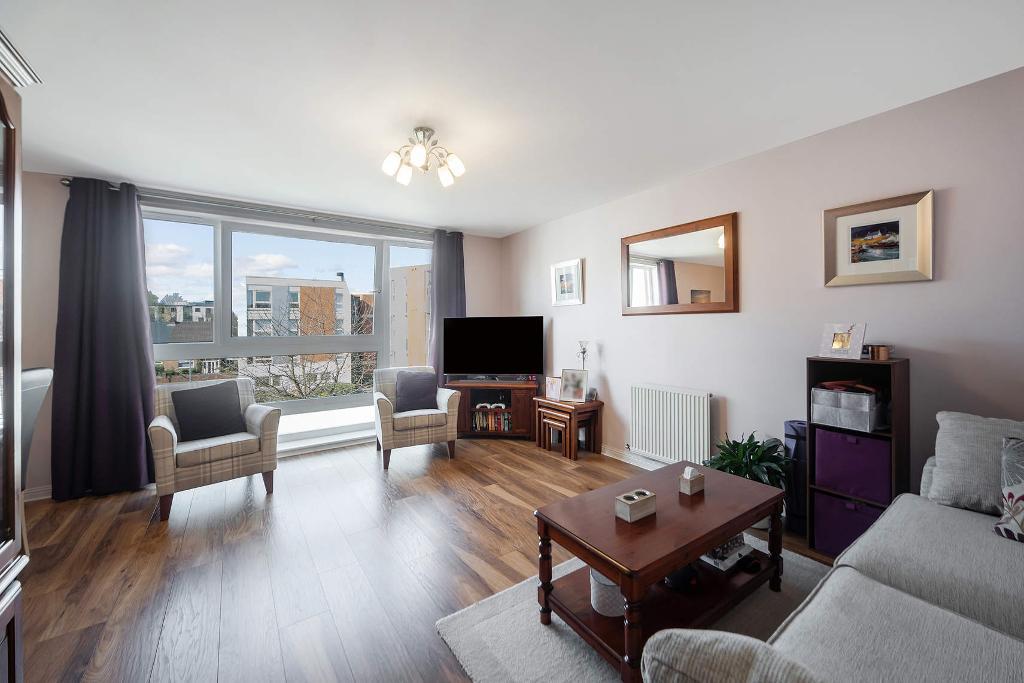 2 Bedroom Flat For Sale in Hanson Park, Dennistoun, G31 2HJ